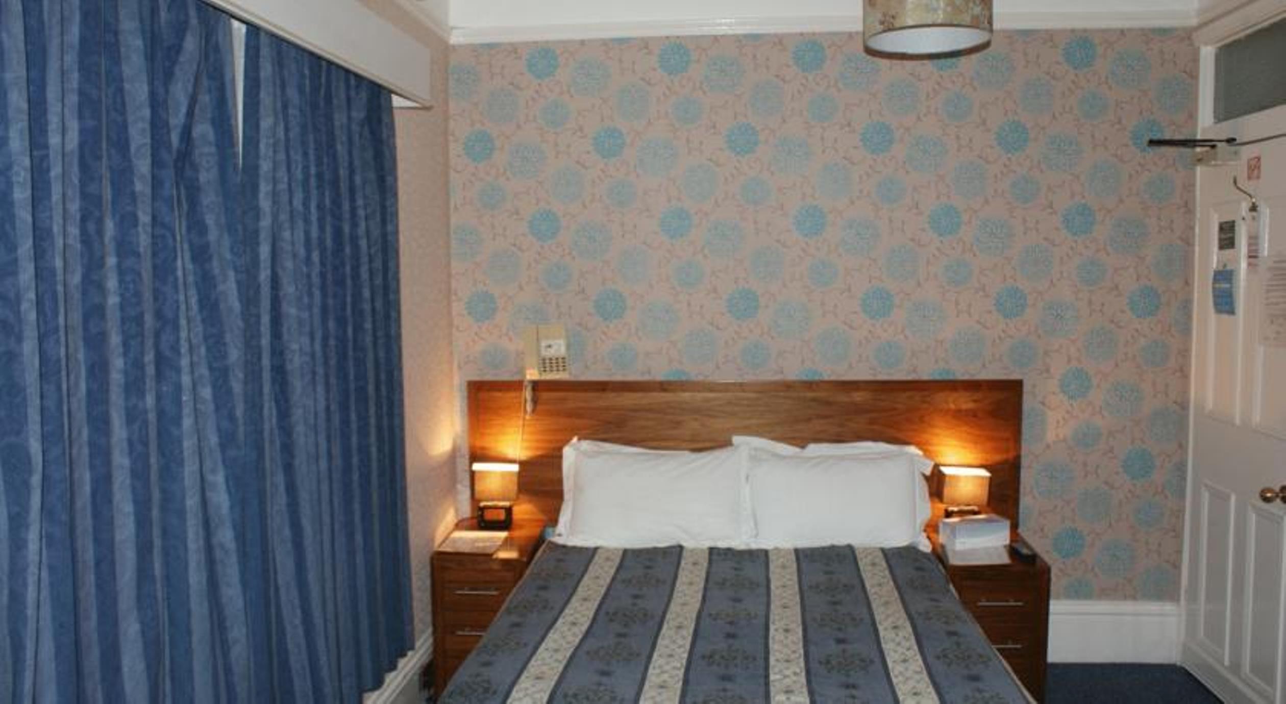 Kirkdale Hotel クロイドン エクステリア 写真