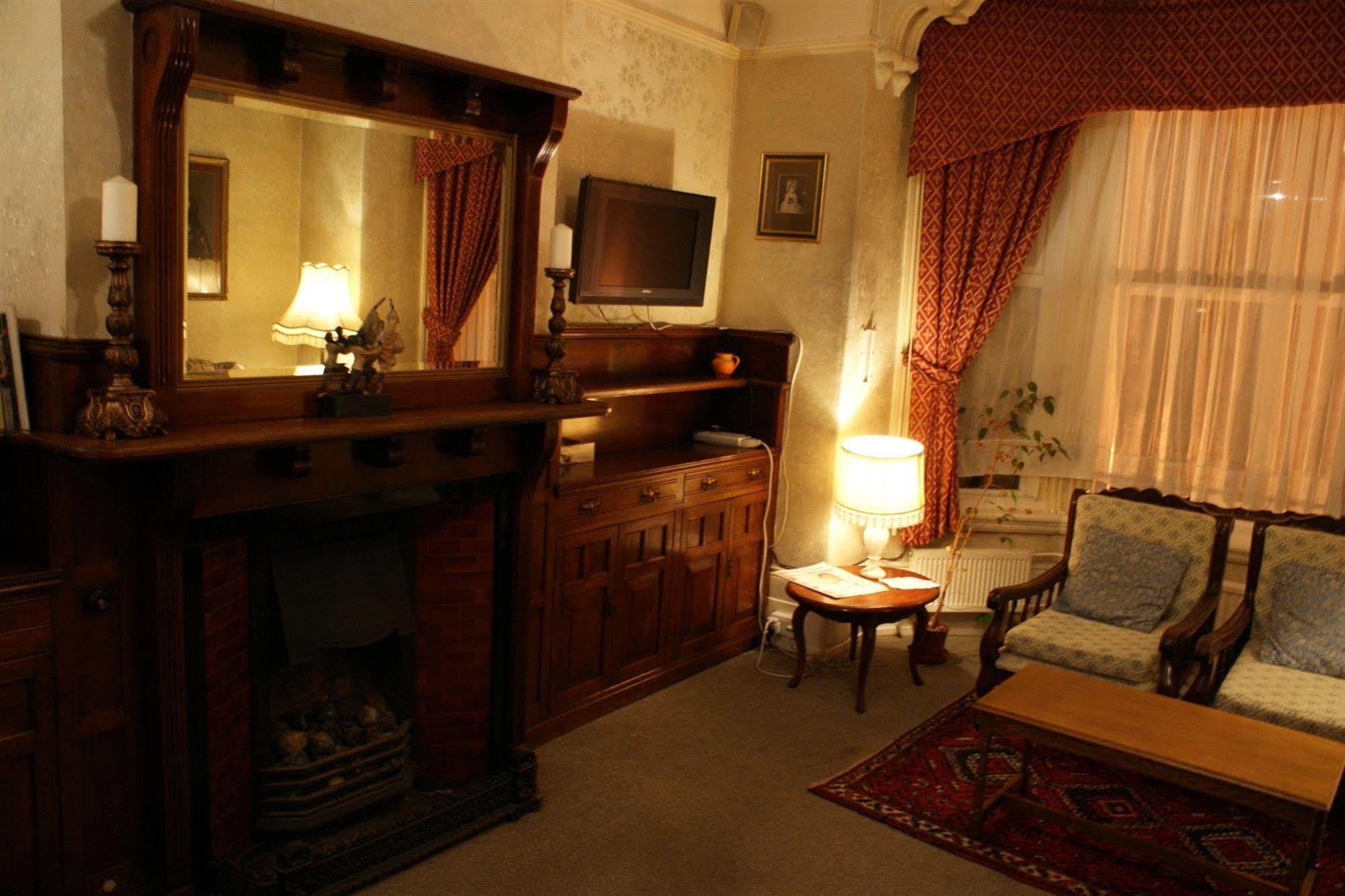 Kirkdale Hotel クロイドン エクステリア 写真